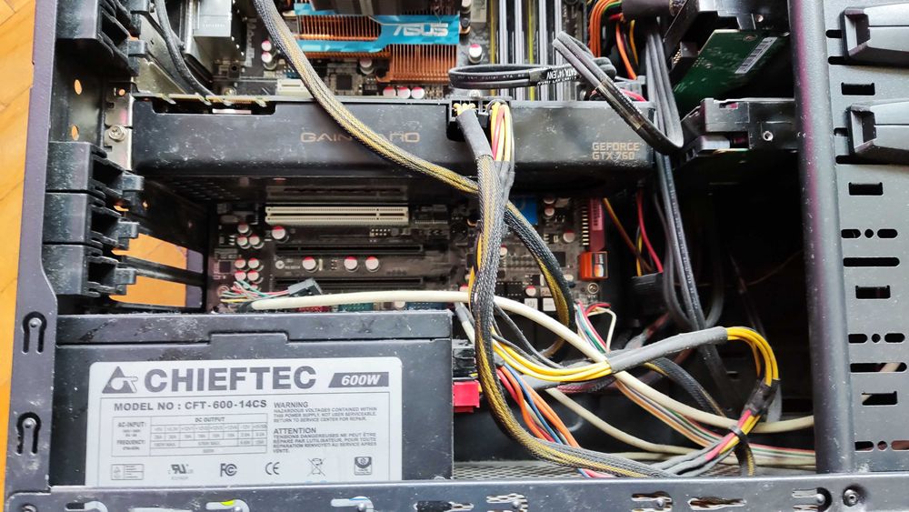 *** Komputer gamingowy ***