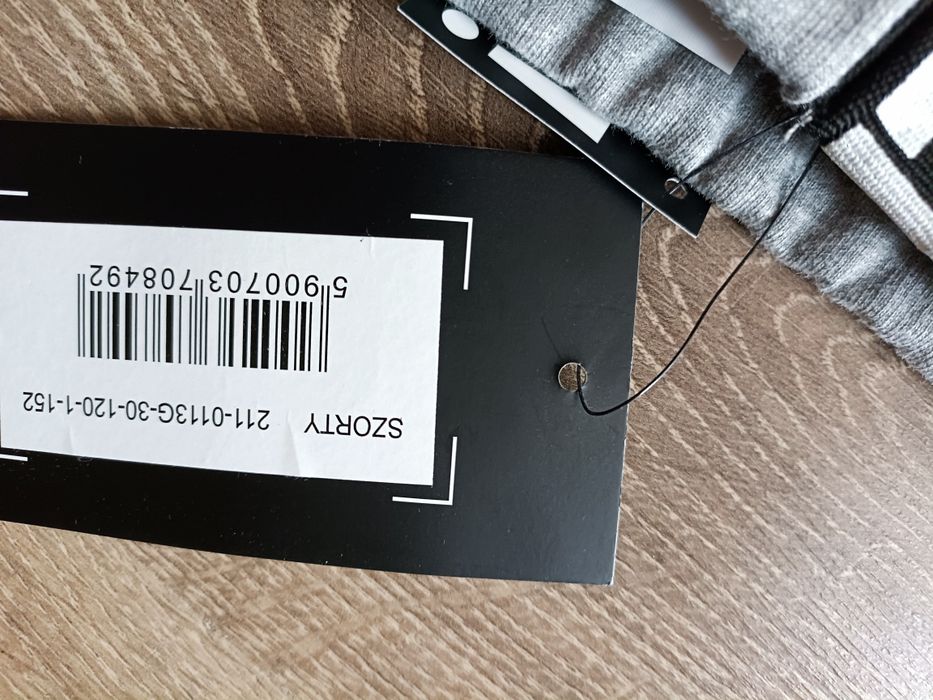 NOWE szorty krótkie spodenki 152 reporter young