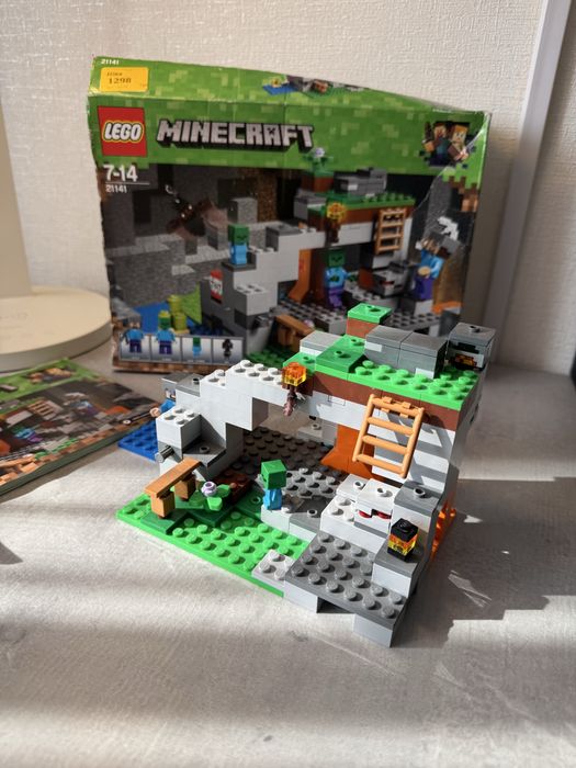 LEGO Minecraft The Zombie Cave 2 Лего майкрафт печера зомбі