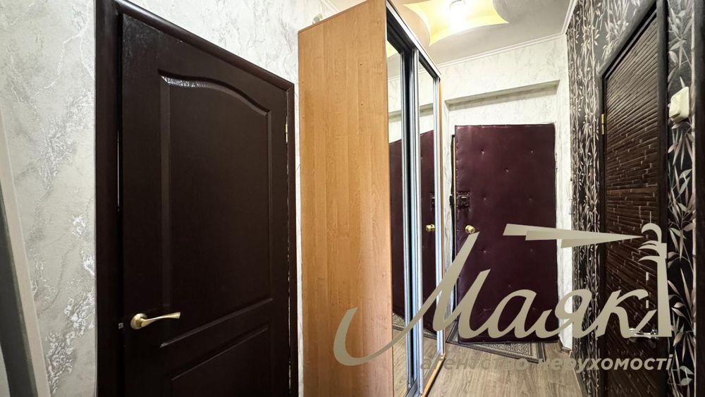 1 кімн. повнометражна кв.в центрі  -ЗАХОДЬ І  ЖИВИ!