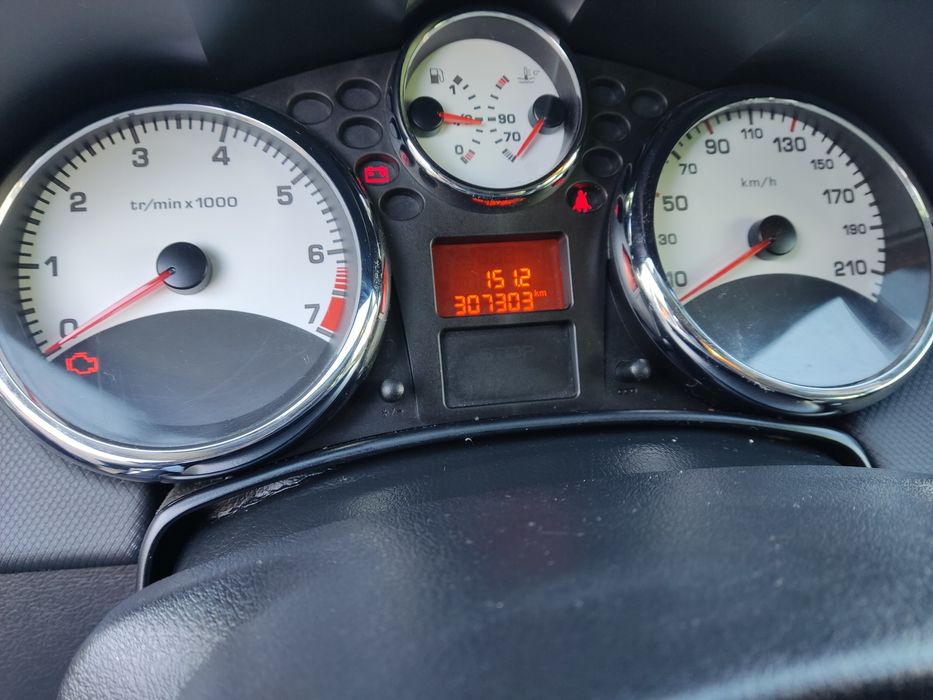 Peugeot 207sw  2011 рік 1,6 бензин