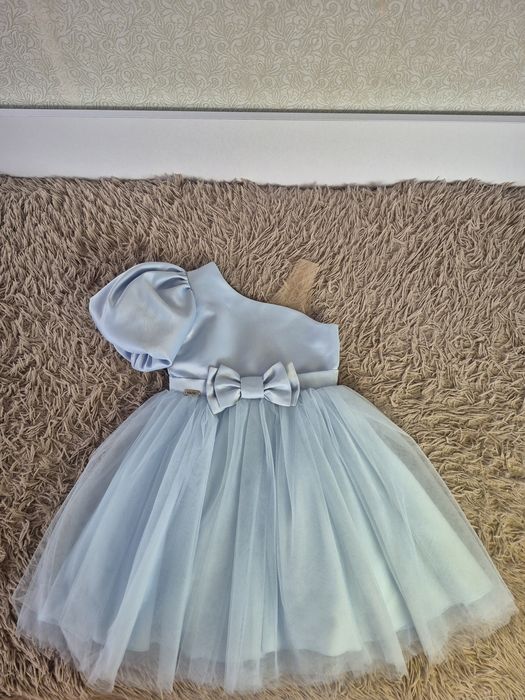 Святкова сукня на дівчинку