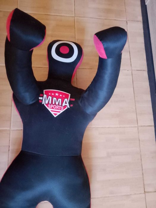 Boneco de treino MMA em ótimo estado