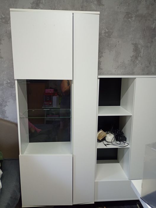 Białe szafki do salonu kosmetycznego – komplet 2 szt.