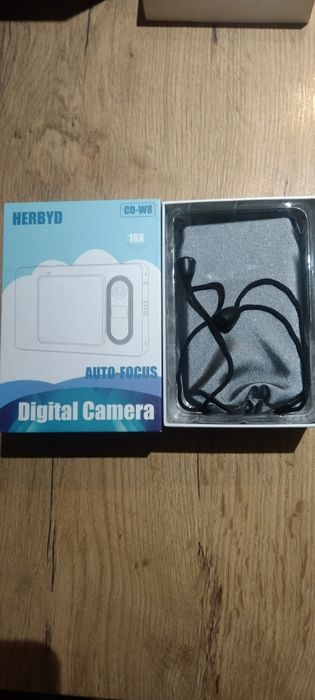 Sprzedam Aparat 1 szt została cyfrowy w kolorze czarnym nowy