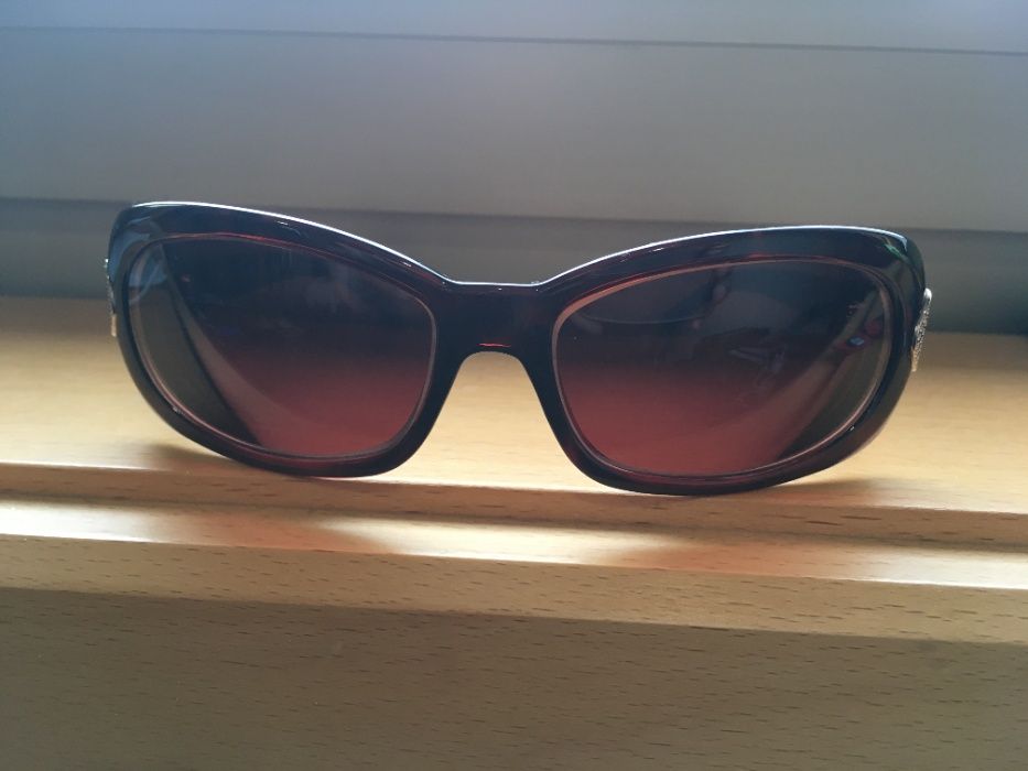 óculos de sol como novos apenas 5€