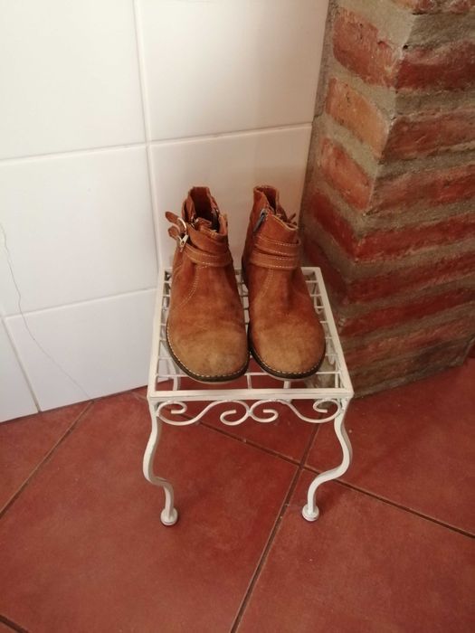 Botas em pele/camurça 30 bom estado