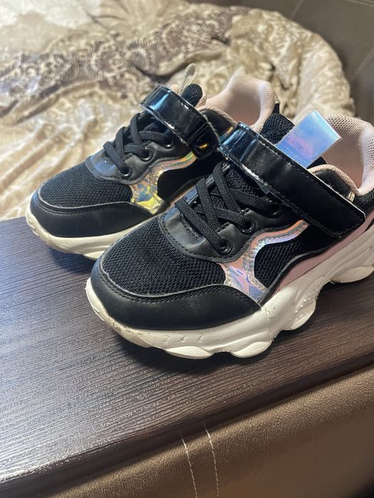 Кросівки для дівчинки