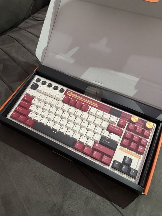 Royal Kludge M87 - Creamy Keyboard