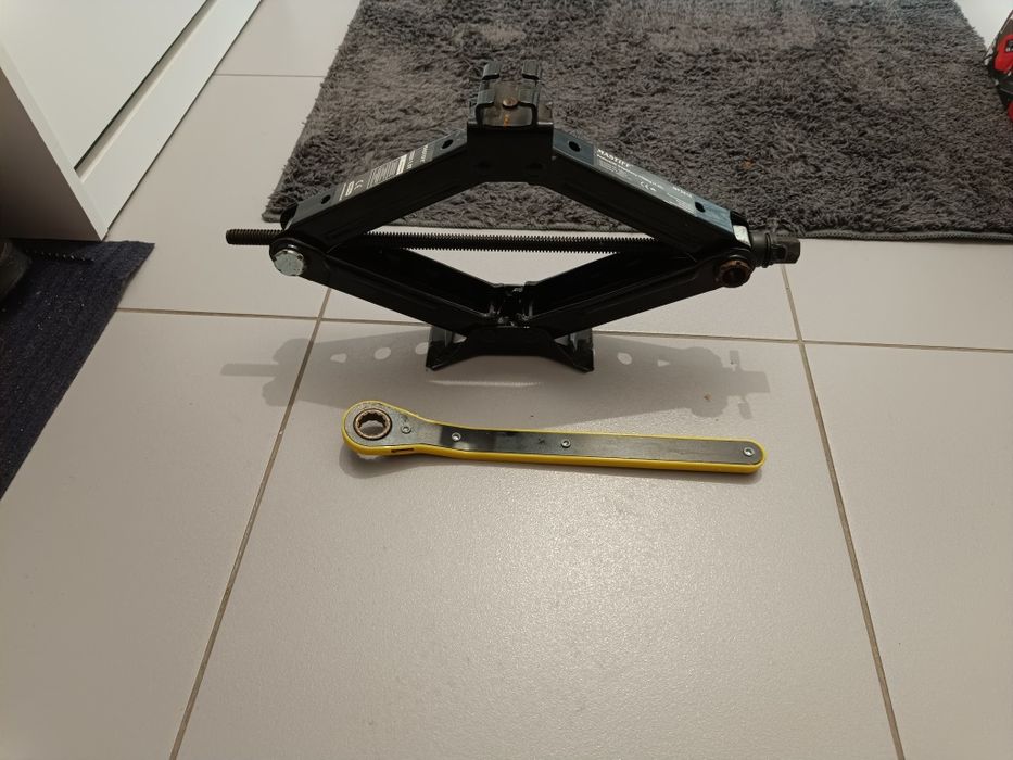 Podnośnik trapezowy