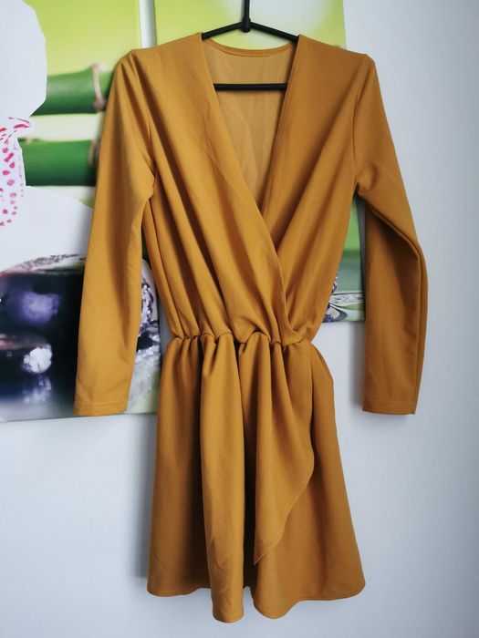 Sukienka 36 przekładana serek gumka w talii