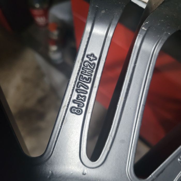 Koła  zimowe VW T5 T6 5-120 Et 35 235.55.17 Hankook 8mm