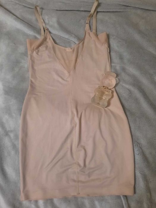 Коригуюча білизна під плаття