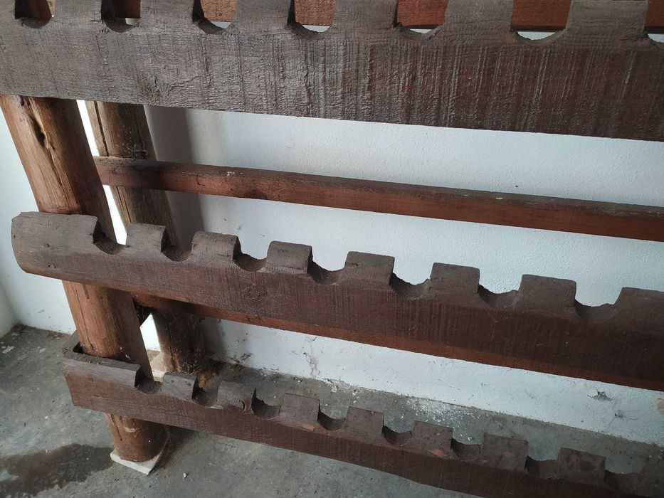 Garrafeira em madeira