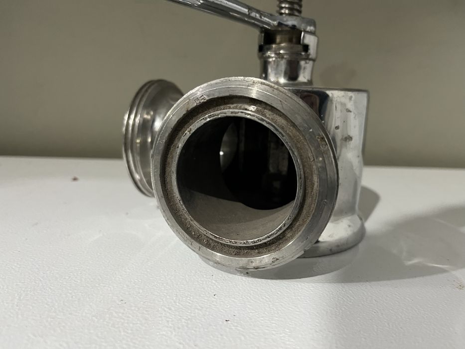 Кран трьоходовий д50мм