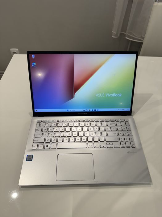 Asus Vivobook 15,6 perfekcyjny stan
