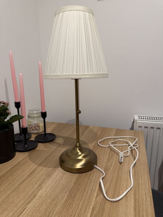 Lampa stołowa ÅRSTID