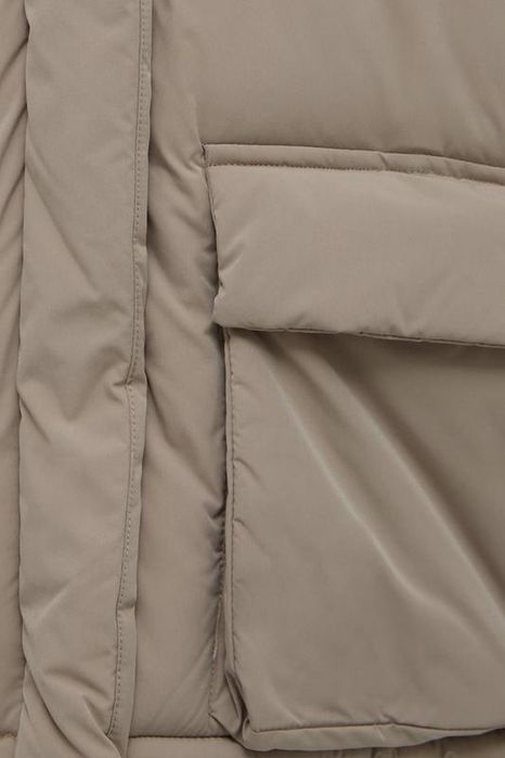 Куртка PULL&BEAR з капюшоном.