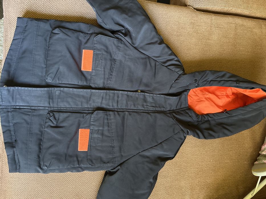 Продам пуховик 110см на 5років.