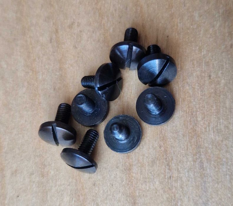 Śruby pokrywy obudowy wzmacniacza Unitry Fonica ZRK MSH 101 TSH 113 WS