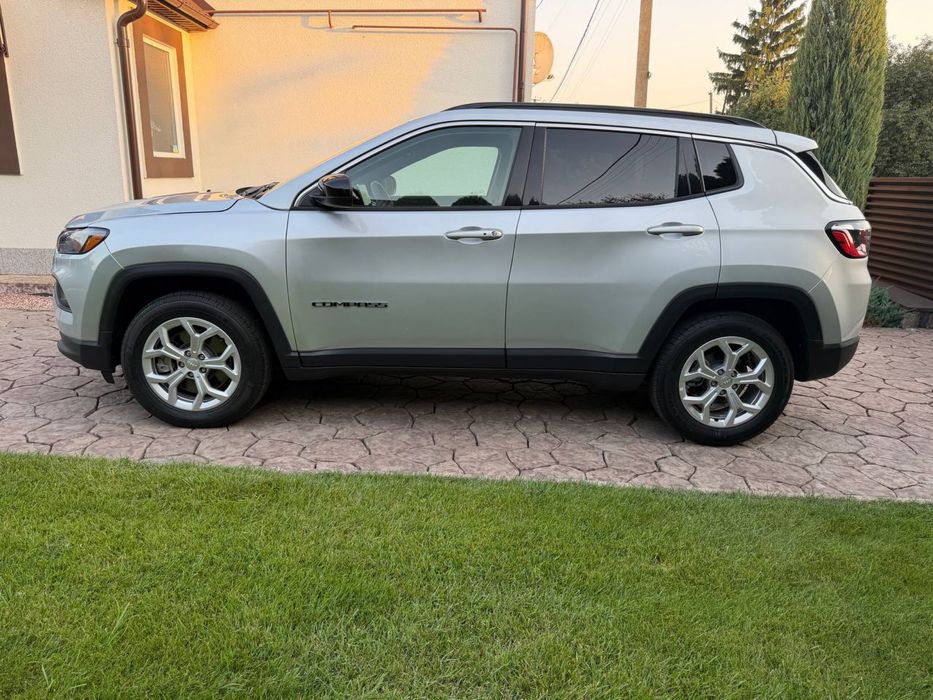Продам Jeep Compass