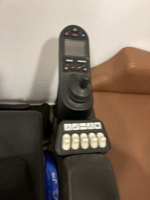 Cadeira de rodas elétrica