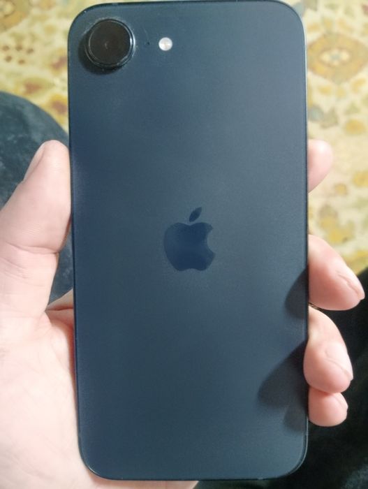 Продам Iphone 17e,состояние практически идеал
