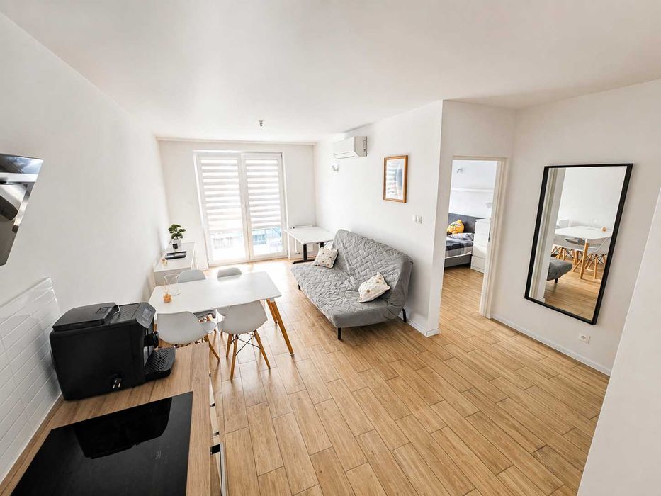 2 pokojowe mieszkanie | 40m2 | Klimatyzacja | Duży balkon | Żabiniec od zaraz!