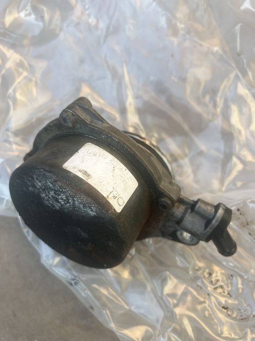 Вакуумный насос BMW 7791232 2.0 3.0 L дизель