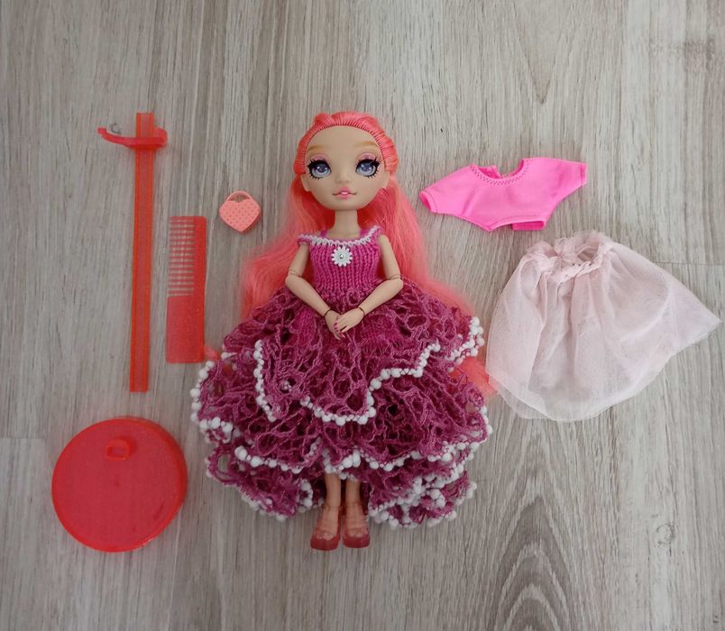 Lalka Rainbow High - Pinkly + ubranka