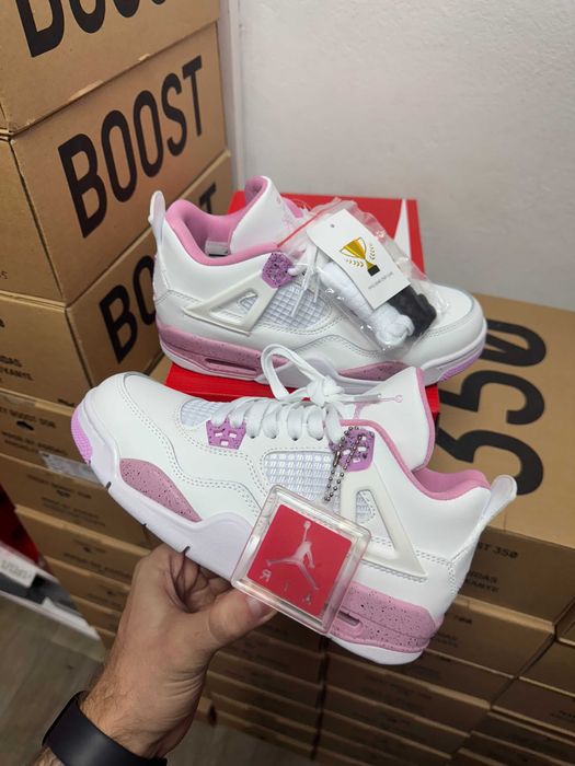 Женские кроссовки Nike Jordan 4 "White/Pink Oreo" 36-40