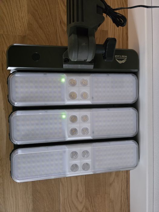 Wild Land lampa solarna LED na statywie