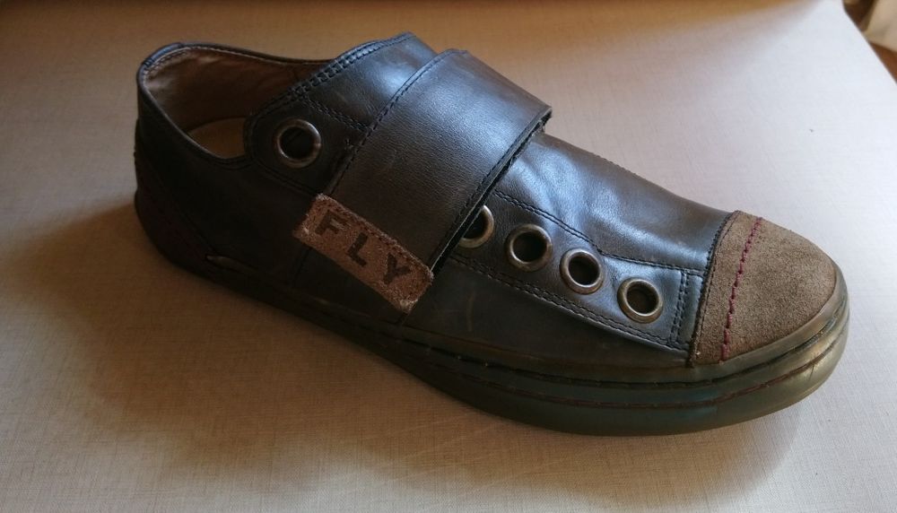 Sapatos FLY LONDON - Novos - 40