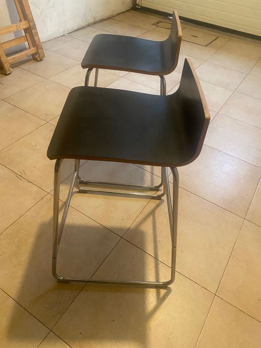 um par de bancos de bar Ikea - usado, bom estado