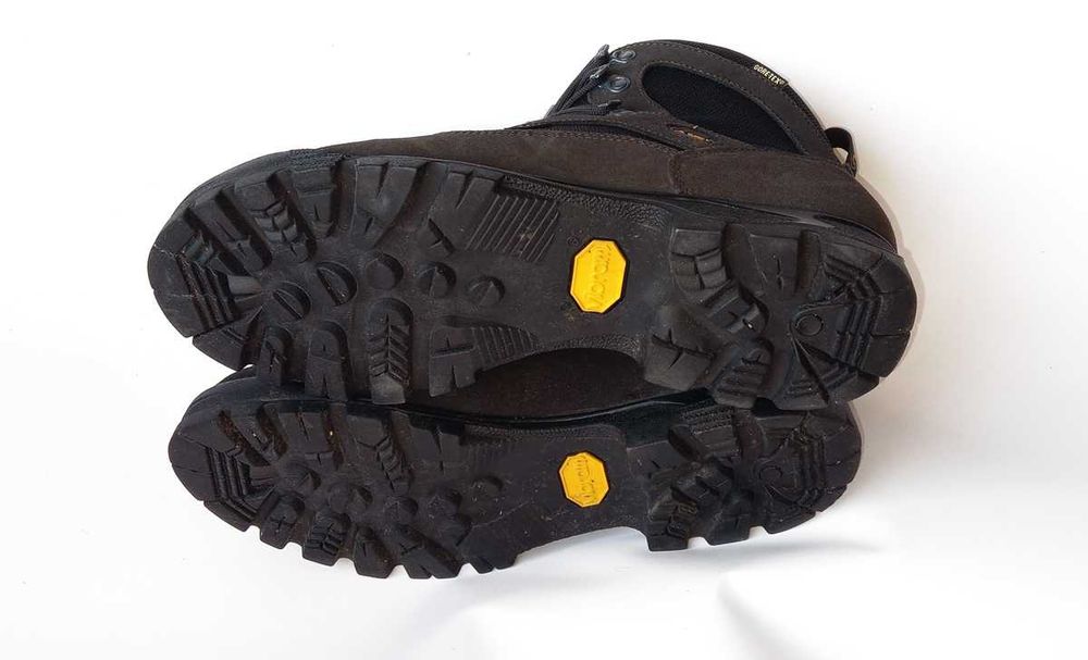 Buty AKU r 44 eu 9,5 uk wkł mierz 29 cm Trekkingowe Super Stan CZARNE