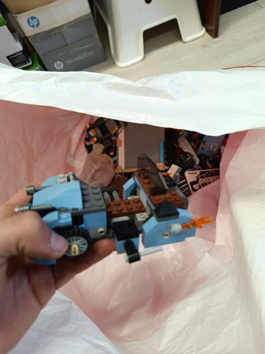 Lote LEGO 3.2kg - Barco Guarda Costeira + Jurassic Park + Star Wars