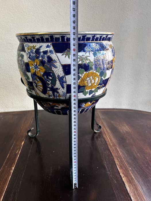 Vaso Decorativo em Cerâmica Pintado à Mão + Suporte em Ferro