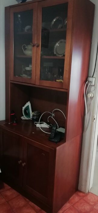 Móvel de Sala em Madeira Maciça