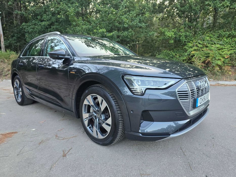 Audi e-tron 50 Quattro | 331 cv | 123.000km | Cinza Manhattan Metálico | Dezembro 2020