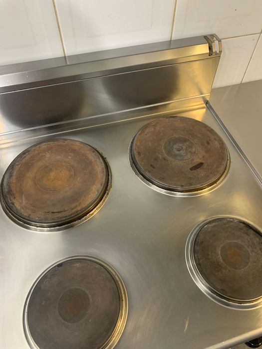 Fogão elétrico em inox 4 placas e forno para café/restaurante