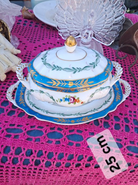 Terrina pequena com bandeja