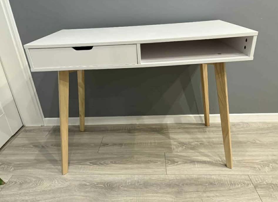 Biurko skandynawskie