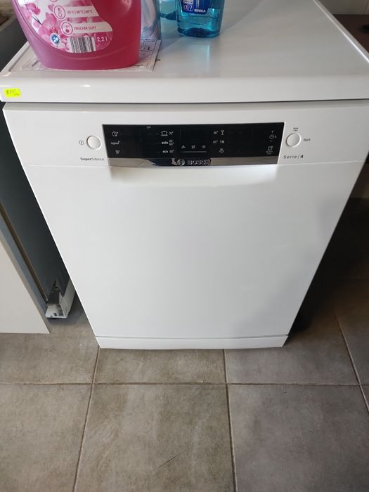 Окремостояча посудомийні машина Bosch Serie 4