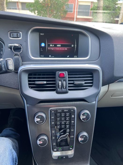 Volvo  V 40  D 4 Excekente Estado