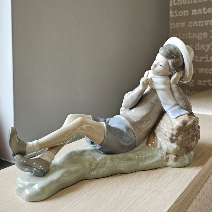 Статуэтка, фарфор, lladro, Пастушок на отдыхе
