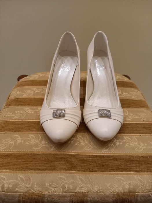Buty ślubne ekri, wizytowe czółenka rozm. 34,35,36