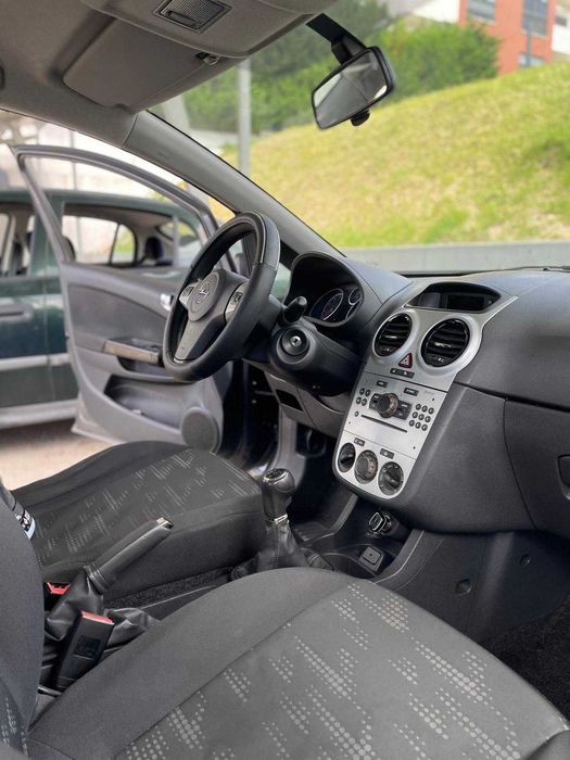 Opel Corsa D 1.2 Gasolina (2011)