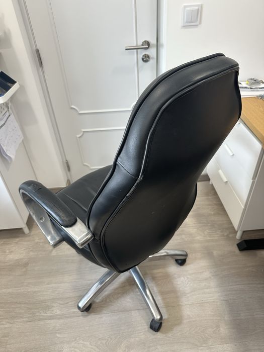 Cadeira de executivo escritorio pele preta