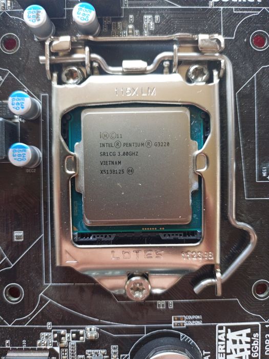 Gigabyte GA-H81M-S1+Pentium G3220