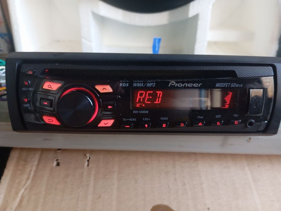 Pioneer DEH-4300 UB с Bluetooth.RBG подсветка